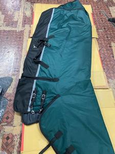 Mantas y Cobijas para Caballos Fanfaree OEM 100% Poliéster Ripstop Impermeables, Rellenas de Algodón, Peso Medio, para Mantener el Calor en Invierno, con Logotipo Personalizado - Product Image 3