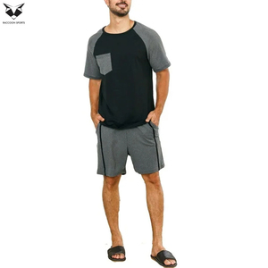 Conjunto de Verano de Alta Elasticidad, Camiseta de Manga Corta con Cuello Redondo y Bloques de Color Multicolor para Hombre, Conjunto de Camiseta y Pantalones Cortos para Usar en Verano - Product Image 4