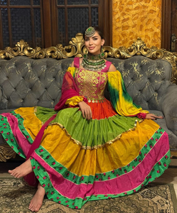 Robe élégante avec broderie traditionnelle détaillée, accents tribaux faits à la main, tissu fluide, culture afghane, robe Kuchi - Product Image 6