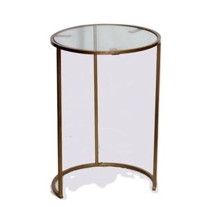 Table d'appoint en métal avec plateau en verre et cadre antique, ornée de détails artistiques pour rehausser l'ambiance de la maison, table centrale décorative - Product Image 1