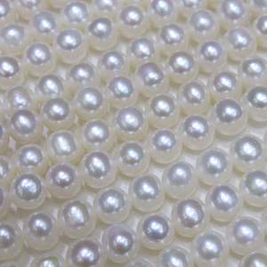 Collier de perles d'eau douce polyvalent de luxe 4-5 mm, nœud papillon, chaîne de pull pour tous les jours - Product Image 2