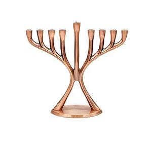 Offre Spéciale – Magnifique Ménorah Traditionnelle en Laiton Antique Robuste, Motif Arbre à 7 Branches, pour Décoration - Product Image 3