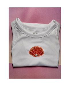 Camiseta con bordado artesanal de cuentas, diseño de huerto de tomates rojos, para mujer, a la moda. - Product Image 1