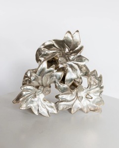 Luxury Quality Designer Flower Shape Candle Stand Metal <b>Decorative</b> Centerpiece Perfect For Dining <b>Table</b> <b>Decor</b> And Gifting - Product Image 4