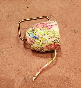 Arrosoir élégant à imprimé floral rose pour plantes d'intérieur et d'extérieur, jardin, balcon, arrosoir décoratif, article cadeau - Product Image 2