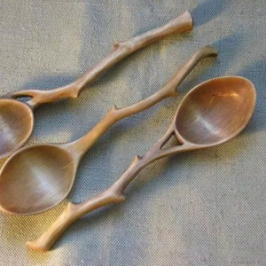 Cuillères en bois artisanales de 16 cm au design de brindilles, sculpture exquise sur branche, accessoires de café rustiques et souvenirs vintage en gros - Product Image 1