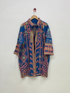 Bata Vintage Azul con Bordado Floral para Mujer, Cuello Mandarín, Manga Tres Cuartos, Largo hasta la Rodilla, Bordado a Mano, Ropa de Otoño - Product Image 1