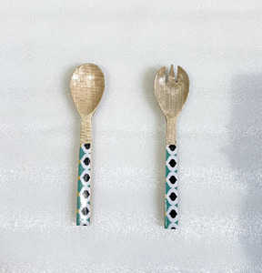 Nouveauté : service à salade en bois et résine, idéal pour servir la salade à la maison, dans la cuisine, lors de fêtes et d'événements, au prix d'usine. - Product Image 3