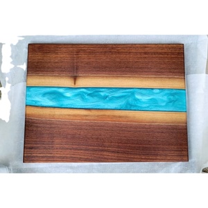 Planche de service en bois époxy de luxe River Planche à découper multifonctionnelle pour maisons, restaurants et décoration de salle à manger - Product Image 1