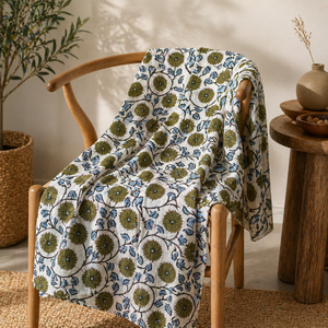 Tela de Algodón Estampada a Mano con Diseño de Hojas Azules para Vestidos de Mujer y Niña - Product Image 2
