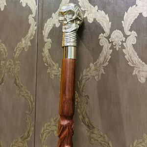 Canne de marche multifonctionnelle antique en bois de rose avec poignée en laiton poli – Décoration pour Halloween, Pâques et Thanksgiving - Product Image 1