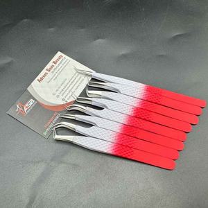 Pinzas navideñas Colección Pinzas para pestañas rojas y blancas Pinzas de extensión de pestañas con logotipo privado de acero sostenible - Product Image 5