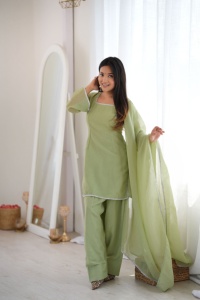 Conjunto de salwar con forro de algodón y seda, completamente cosido, con borde de encaje elegante y dupatta de 2.2 metros, traje étnico para festivales y fiestas. - Product Image 2