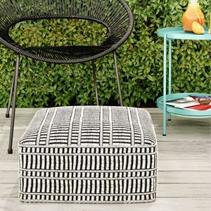Pouf tissé carré Safford pour l'intérieur et l'extérieur en noir/blanc - Pièce d'appoint polyvalente et élégante pour l'intérieur et l'extérieur - Product Image 6
