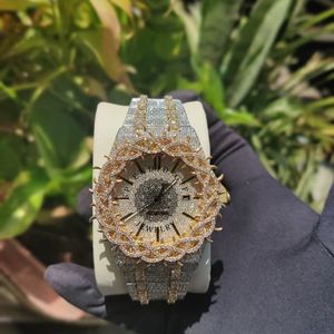 Splendide montre pour homme avec diamants, 28 mm, moissanite, argent, mouvement ETA, quartz analogique, cristal saphir, résistance à l'eau 10 m - Product Image 4