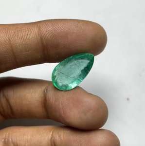 Esmeralda Natural de Zambia en Forma de Pera, Gema Suelta Verde para Joyería - Product Image 3