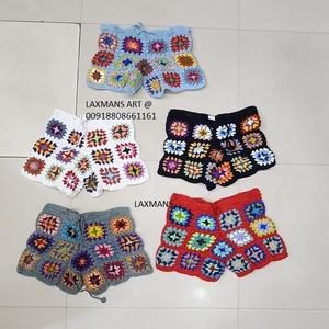 Pantalones cortos bohemios para mujer con bordado de flores de ganchillo, pantalones de retazos estampados de algodón, pantalones cortos de estilo bohemio teñidos lisos de cintura media - Product Image 1