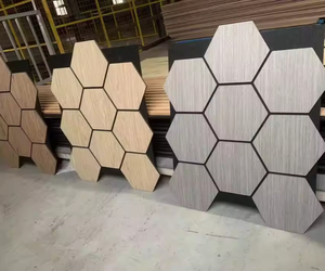 Panneaux muraux hexagonaux décoratifs de luxe en bois massif MDF insonorisés à suspendre pour la maison, le bureau, la chambre, les hôtels, les villas, les meubles - Product Image 3