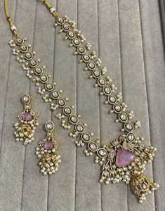 Parure de bijoux indiens traditionnels en laiton plaqué or avec perles, comprenant un long collier et des boucles d'oreilles Kundan Rani Haar, pour mariée et usage quotidien - Product Image 2