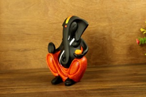 Statue moderne en résine du dieu Ganesha assis |   Finition Noir Orange |   Idole décorative artisanale pour le bureau à domicile |   Cadeau spirituel |   Nirmala - Product Image 4