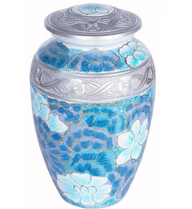 Urne funéraire moderne en métal bleu et blanc à fleurs, faite à la main, pour cendres humaines - en laiton, écologique pour les inhumations dans les cimetières - Product Image 1