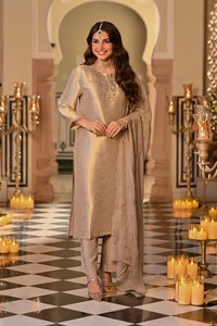 Luxury Kanjivaram Silk Embroidered <b>Kurta</b> With Pant And Dupatta Set For Premium Ethnic Wear <b>Women</b> Collection - Product Image 5