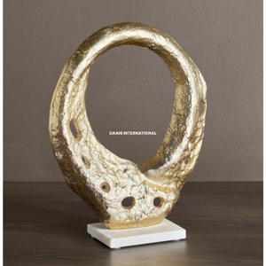 Sculpture circulaire abstraite plaquée or, art minimaliste fait main, décoration pour table de salon - Product Image 5
