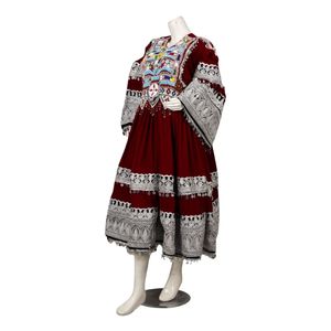 Robe de mariée en velours superposé bordeaux avec broderies miroir, finition artisanale, vente en gros, robes traditionnelles afghanes pour femmes - Product Image 2