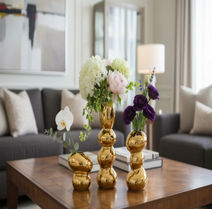 Espléndido florero de metal dorado con diseño de abanico plisado, disponible a precios de mayorista. - Product Image 4