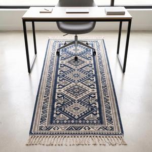 Tapis de couloir Kilim en laine tissé à la main tendance - Tapis de sol tribal géométrique bleu-gris à motifs losanges avec franges, style bohème - Product Image 6