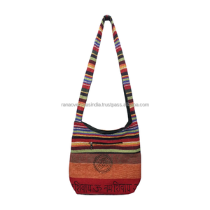 Bolso bandolera al por mayor de alta calidad, espacioso, moderno e Ideal para aventuras diarias, disponible en varios tamaños y diseños - Product Image 4