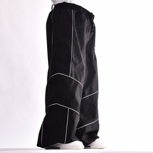 Pantalon de neige imperméable à passepoil réfléchissant noir avec boucles de ceinture élastiques Fermetures à glissière de ventilation et bas élastiques réglables - Product Image 1