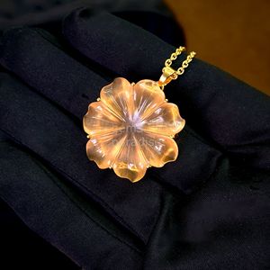 Collar con colgante de flor de piedra lunar de melocotón natural para mujer, colgante floral de cristal de piedra preciosa de piedra lunar de melocotón tallada a mano, al por mayor - Product Image 3