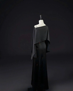 Elegante Vestido de Noche de Satén de Seda Negra con Adornos Hechos a Mano, Vestido Largo Ajustado de Lujo, Vestido Largo Hecho a Mano por Artesanos - Product Image 4