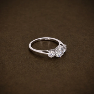 แหวนเพชรทรงกลมเจียระไนแบบบริลเลียนท์ แหวนเพชรสามเม็ดสำหรับหมั้น แหวนเพชร VVS2 ทองคำ 18K สีเหลือง ขาว และโรสโกลด์ - Product Image 2