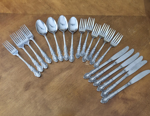 Ensemble de couverts gaufrés au design vintage moderne, vaisselle jetable de haute qualité au fini impeccable pour la maison et la cuisine - Product Image 3