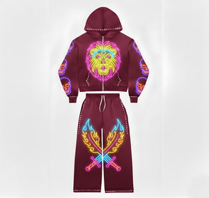 Sweat-shirt pour homme inspiré du cyberpunk, imprimé néon vibrant et motif de circuit imprimé numérique sur les manches, style technologique - Product Image 1