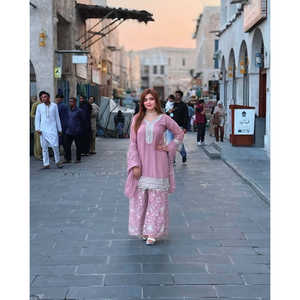 Conjunto de Top-Plazo y Dupatta de Diseñador con Bordado de Lentejuelas, Talla XL - Product Image 2