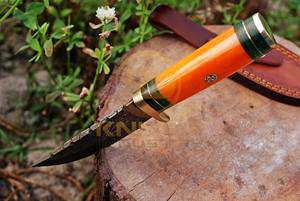 Couteau de chasse OEM en acier Damas, fait main, à lame pleine, pour le camping en extérieur, avec garde en laiton et étui en cuir - Product Image 5