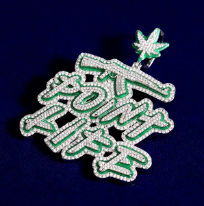 Colgante de hoja de arma con letras estilo hip hop, con incrustaciones de moissanita, tono plateado, joyería llamativa de lujo estilo urbano - Product Image 2