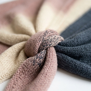 Écharpe d'hiver tricotée brodée par le fabricant, douce, épaisse, faite à la main au crochet, châle chaud - Product Image 4