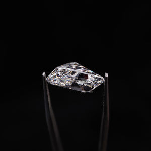 Diamante Sintético Cultivado en Laboratorio con Certificación IGI, Corte Radiante, Color F, 8.07 Quilates, Claridad VVS2, HPHT CVD, Joyería Fina - Product Image 5