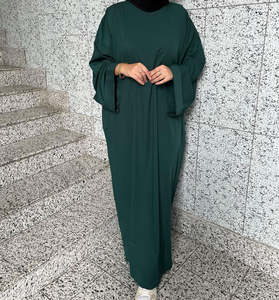 Abaya longue en polyester respirant vert foncé uni pour femme, coupe régulière, manches longues, style modeste islamique, vente en gros Dubaï - Product Image 1