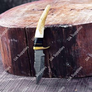 Cuchillo de Supervivencia EDC de Acero Damasco Forjado a Mano con Mango Ergonómico de Cuerno de Ciervo y Latón, Funda de Cuero, Cuchillo de Camping Afilado como una Navaja - Product Image 4