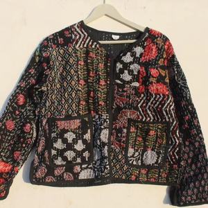 Chaqueta Kantha hecha a mano India Chaqueta reversible Chaqueta Kantha Vintage para mujer - Product Image 1