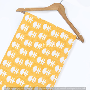 Tela de algodón con bloque de mano Floral orgánico, Material de vestido de Base amarilla para manualidades de decoración del hogar, cubiertas de coche, ropa para niños-TheFabria - Product Image 4