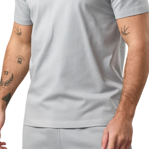 เสื้อยืดคอกลมสีเทาอ่อนสำหรับผู้ชาย ผ้าฝ้ายผสมเนื้อนุ่ม แขนสั้น ทรงปกติ สวมใส่สบายๆ ในฤดูร้อน รับทำโลโก้ตามสั่ง แบบ OEM ODM ขายส่ง - Product Image 6