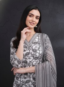 Conjunto de Kurti y Pantalón Recto de Algodón Gris para Vestimenta Festiva con Dupatta con Estampado Digital para Mayoristas y Minoristas - Product Image 5