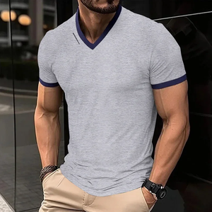 Camiseta de manga corta con cuello en V de color liso, informal y a la moda para hombre, con estampado de letras, top versátil y cómodo para verano - Product Image 5