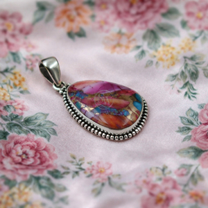 Pendentif en pierre précieuse turquoise cuivrée Dahlia rose, argent sterling 925 pur, plaqué or rose et or jaune, bijoux faits à la main pour hommes - Product Image 1